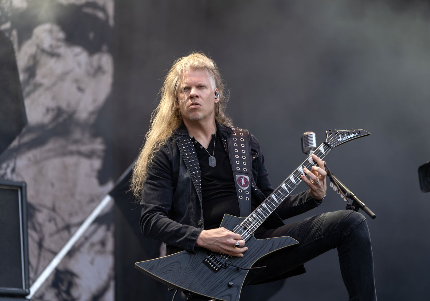 Rock-im-Park-2023_2871_ARCHENEMY_guitar02