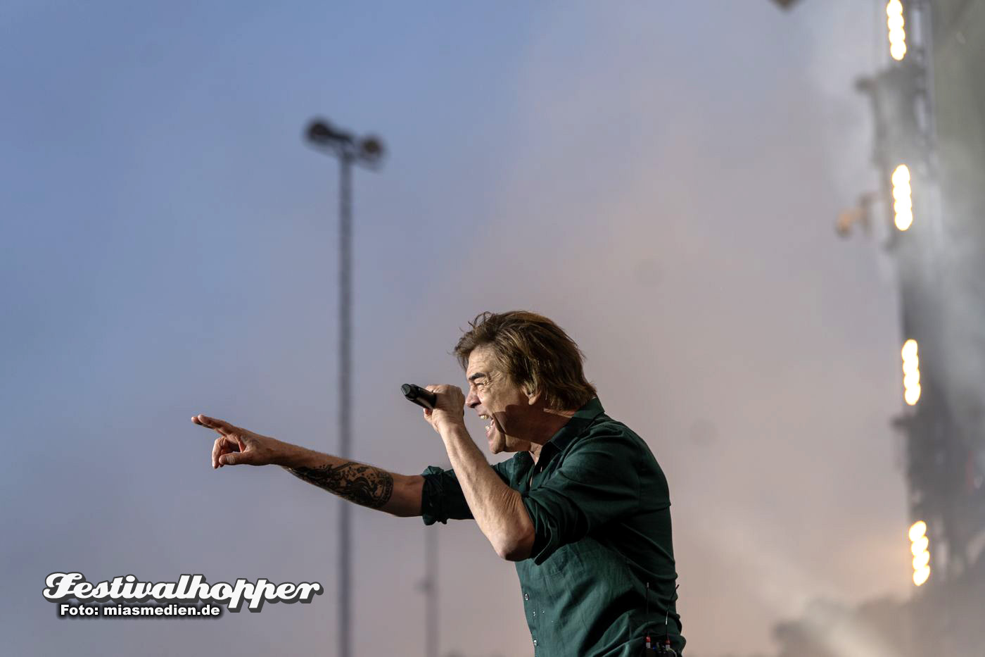 Rock-im-Park-2023_3455_HOSEN_singer